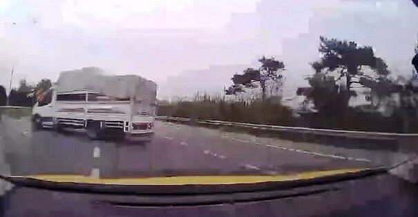 Samsun'da taksi şoförünün ustaca manevrası 6 canı kurtardı 