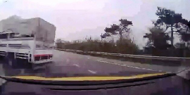 Samsun'da taksi şoförünün ustaca manevrası 6 canı kurtardı 