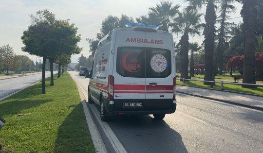 Samsun'da ani fren kazası: Araç hurdaya döndü