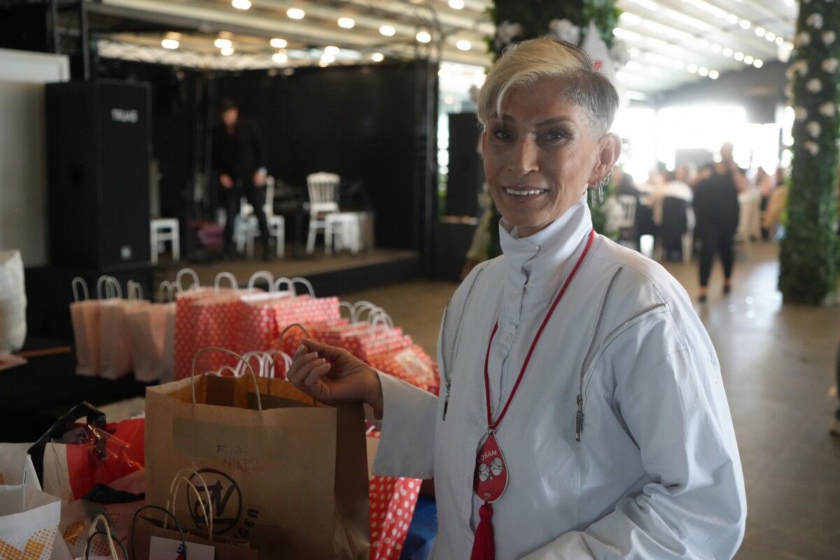 A W575449 05 1200X800