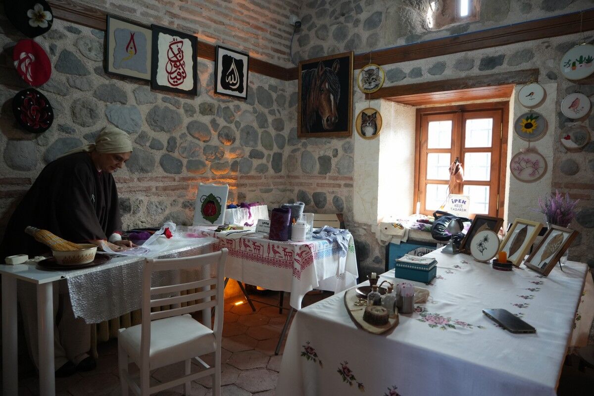 A W575549 05 1200X800