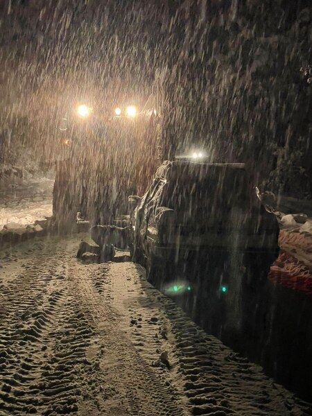 Karadeniz' mevsimin ilk karı düştü! Yollar kapandı