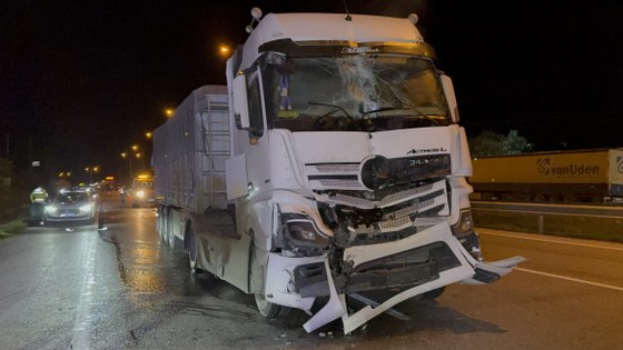 Samsun Kavak'ta tırlar çarpıştı! 