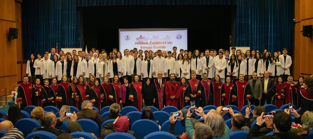 OMÜ'de beyaz önlük töreni ve 25. yıl gururu