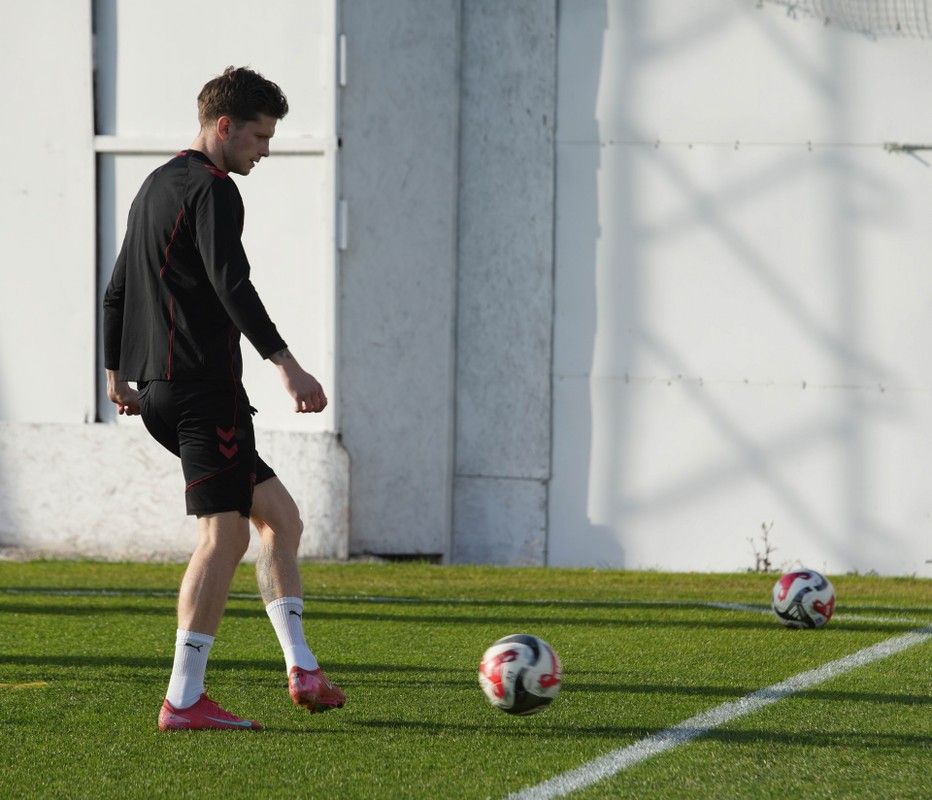 A W584149 07 932X800