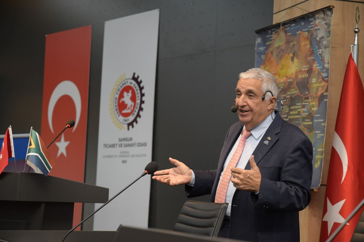 A W584151 02 1200X800