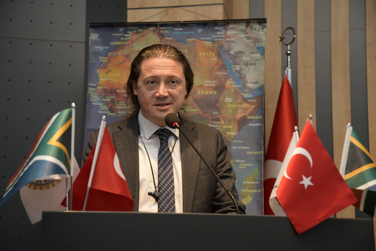 A W584151 03 1200X800