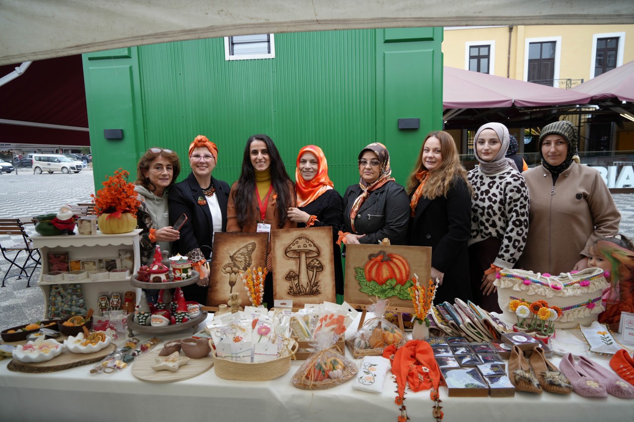 A W586475 01 1280X853