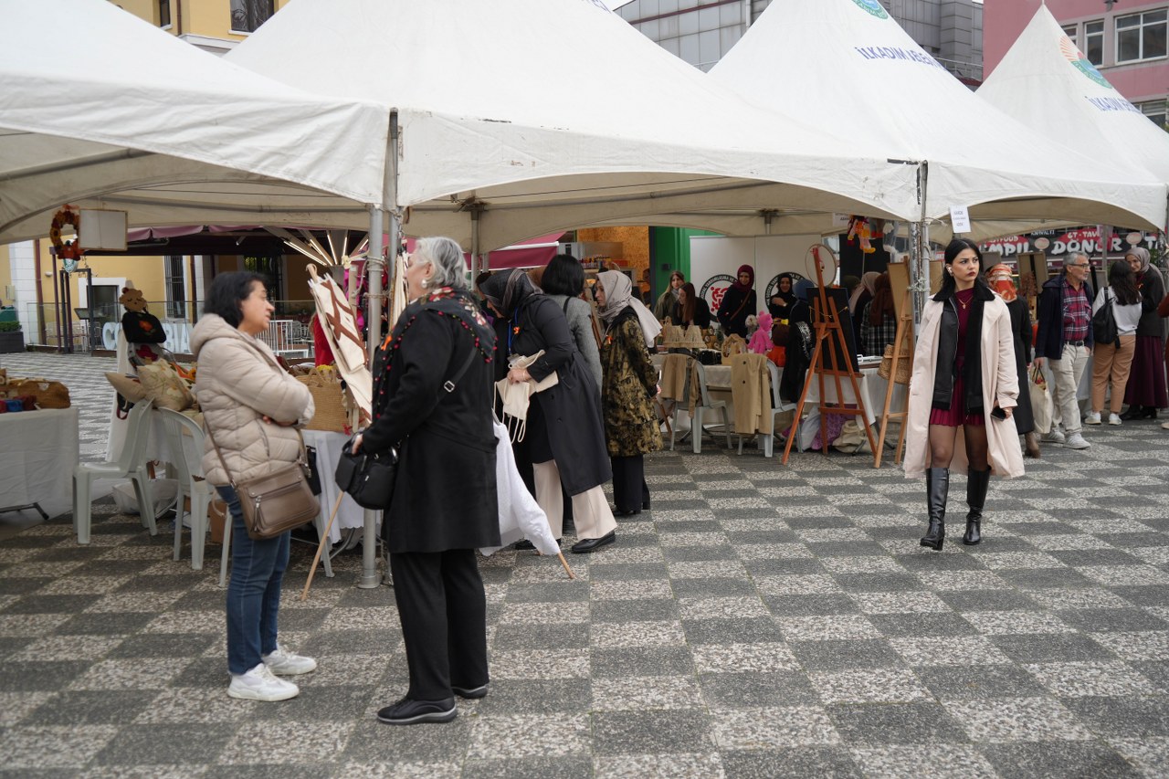 A W586475 02 1280X853