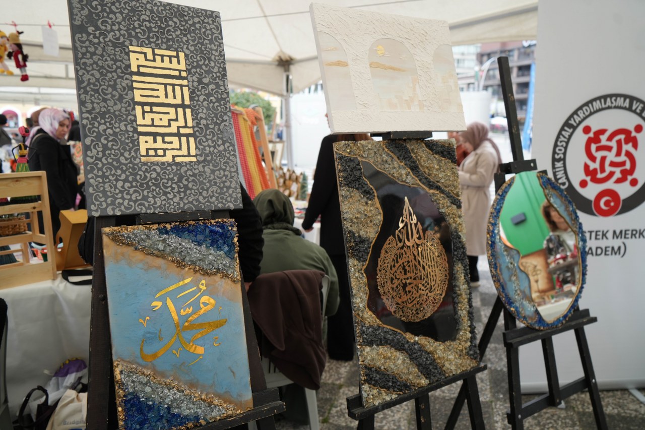 A W586475 06 1280X853