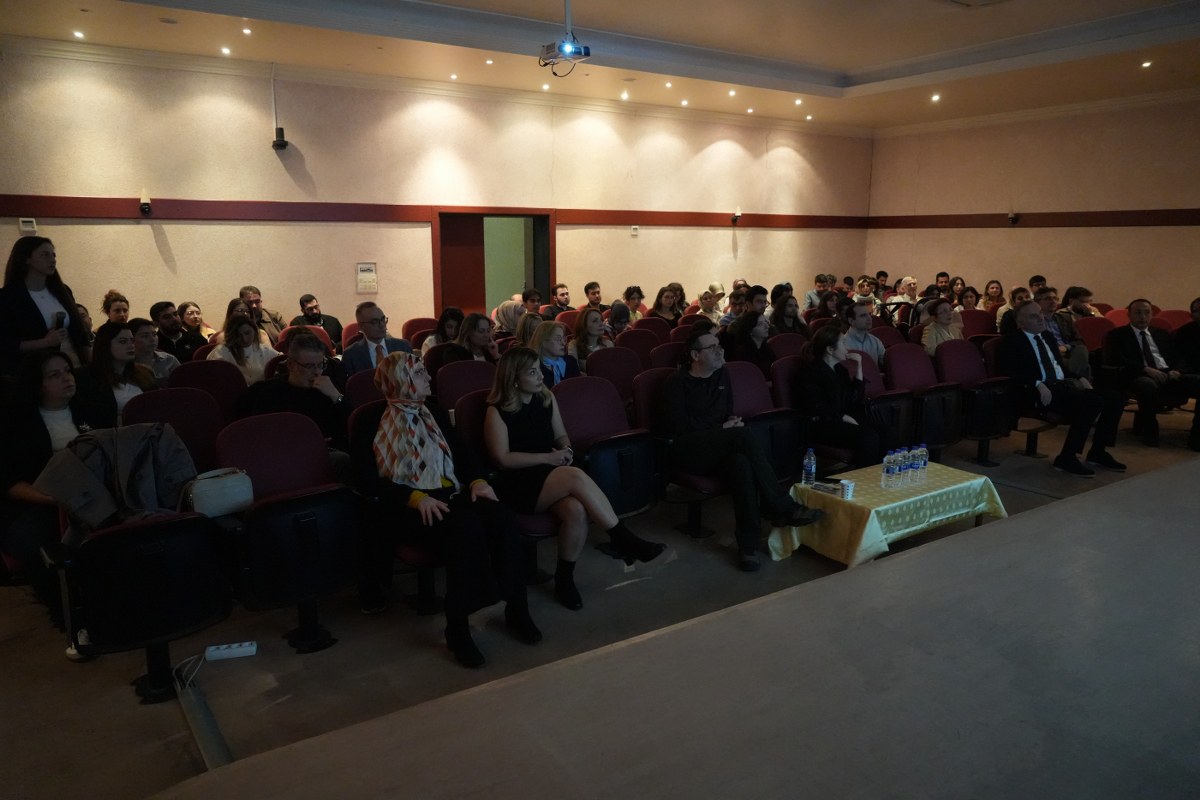 A W589540 04 1200X800