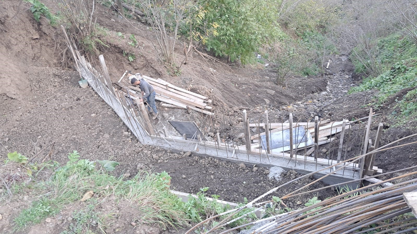 Salıpazarı’nda riskli bölgeye müdahale