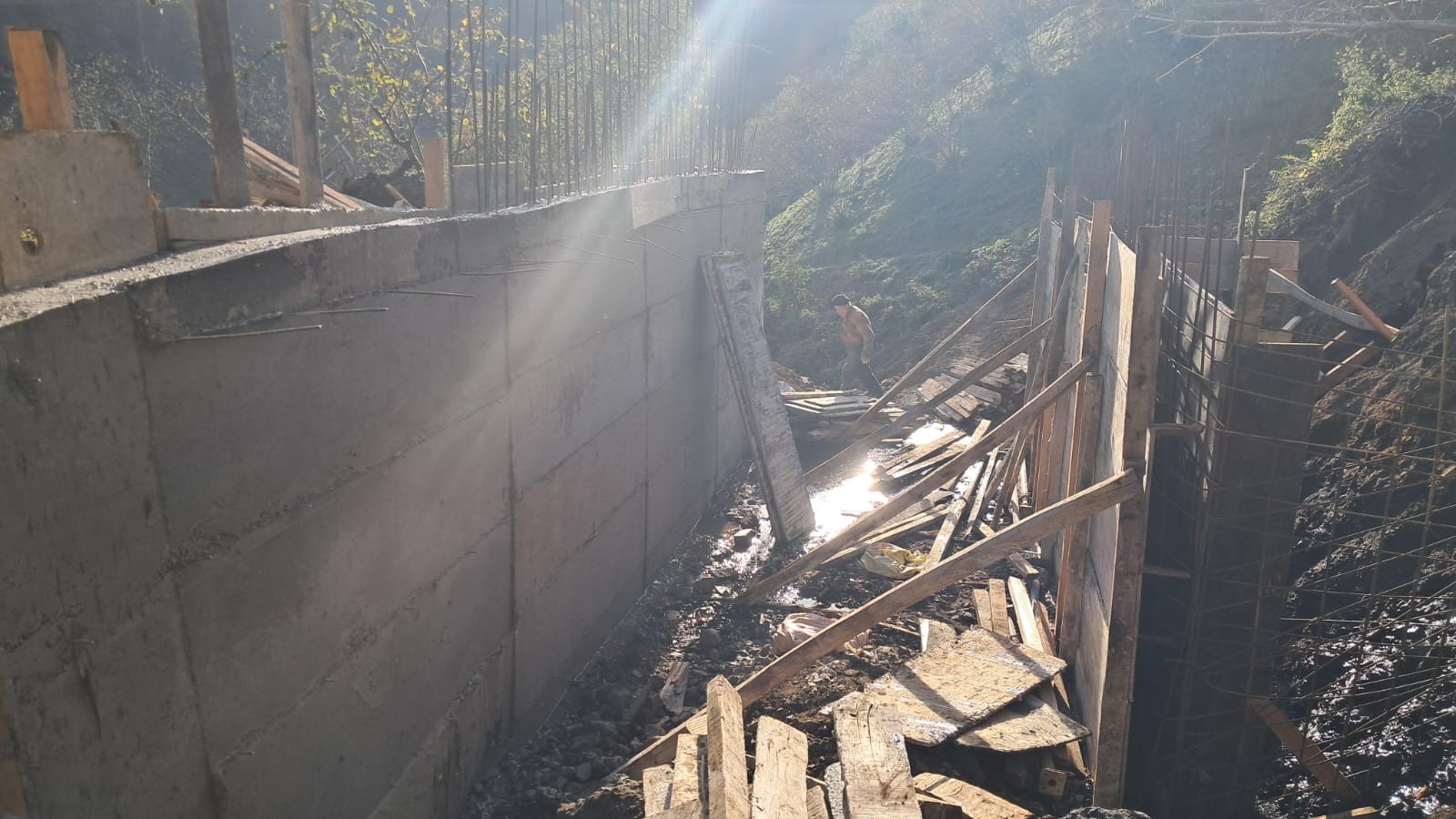 Salıpazarı’nda riskli bölgeye müdahale