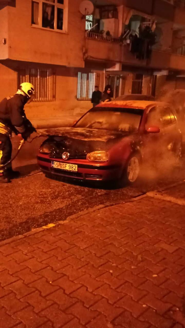 Samsun'da otomobil alev topuna döndü!