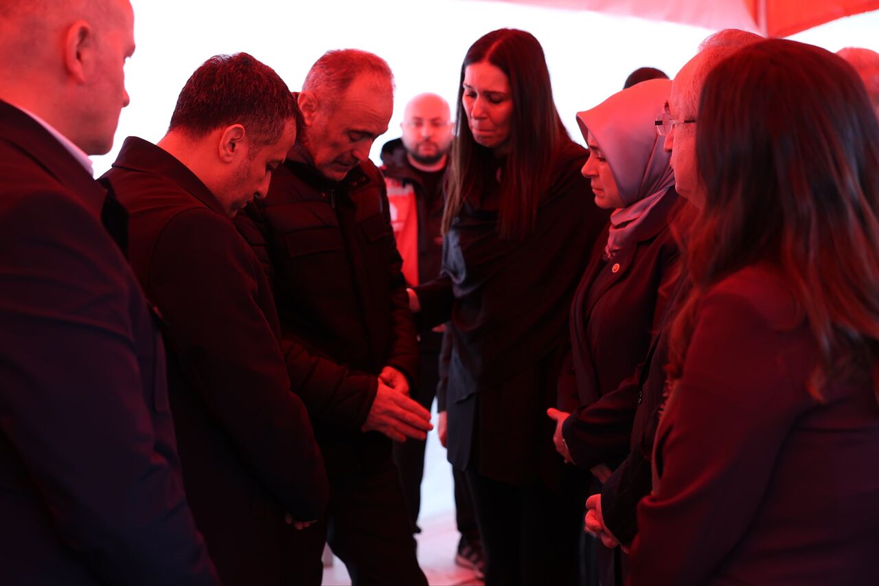 Samsunlu şehit Emre Altıok’un ailesine siyasilerden taziye ziyareti