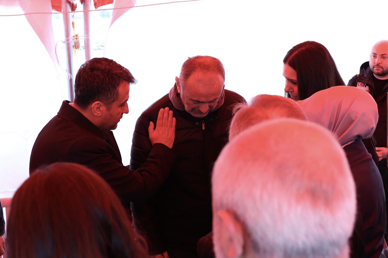 Samsunlu şehit Emre Altıok’un ailesine siyasilerden taziye ziyareti