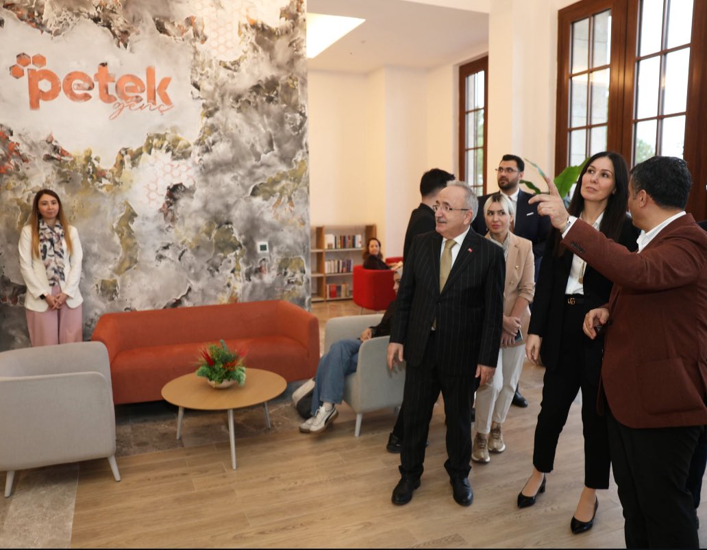 G6 Y Hev1 X U A Ae17V