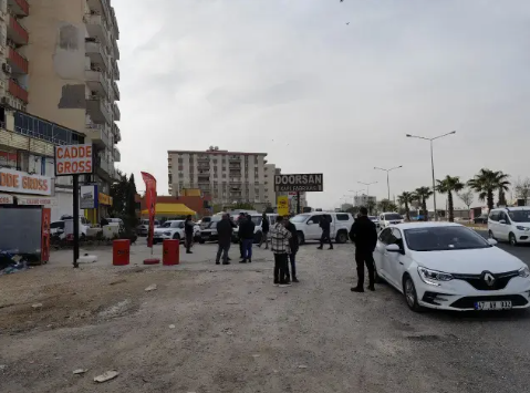 Aynı aileden 3 kişi başından silahla vurulmuş halde ölü bulundu! 