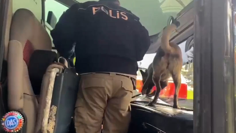 Samsun'da yolcu otobüsüyle zehir sevkiyatına polis engeli! 