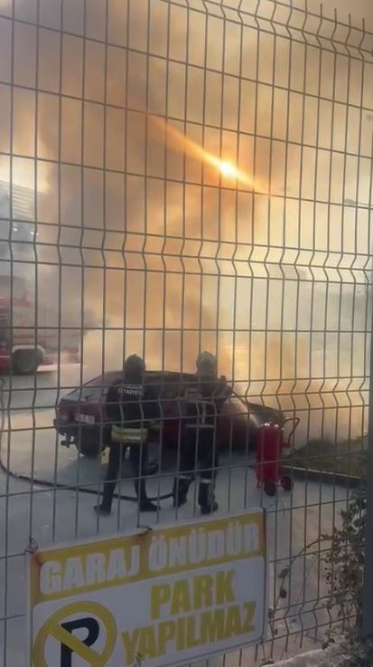 Samsun Park Halindeki Otomobil Alev Aldi 2911 2