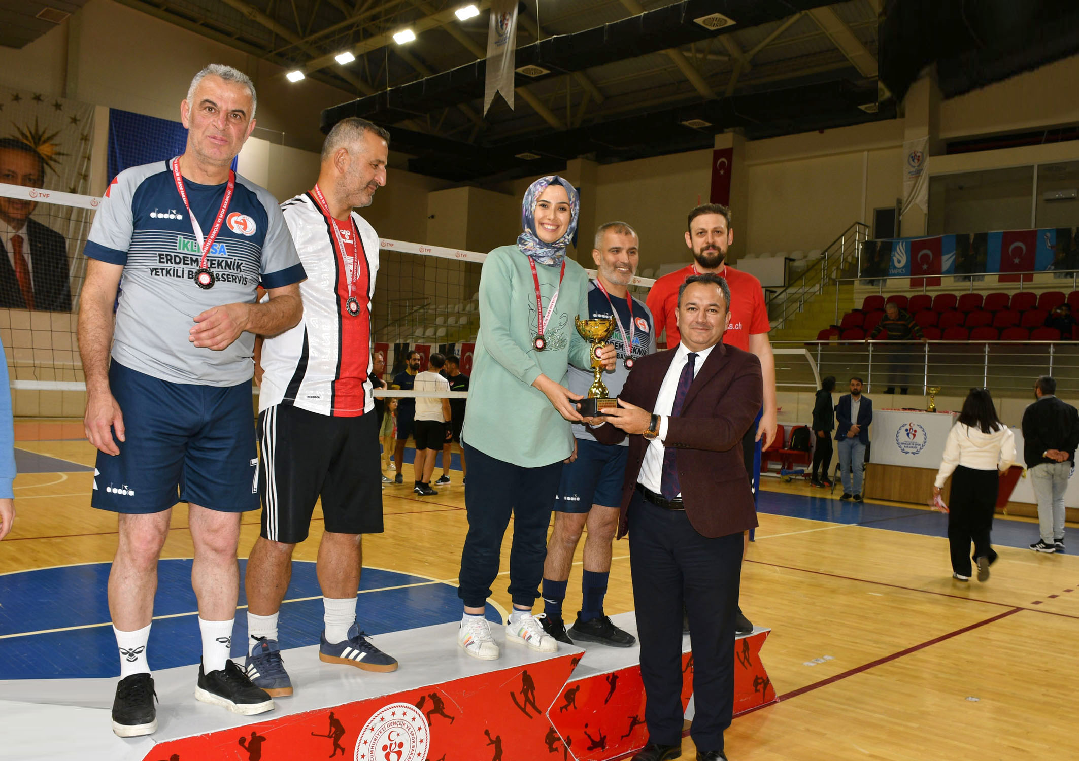 Çarşamba’da voleybolda şampiyon Gökçeçakmak oldu