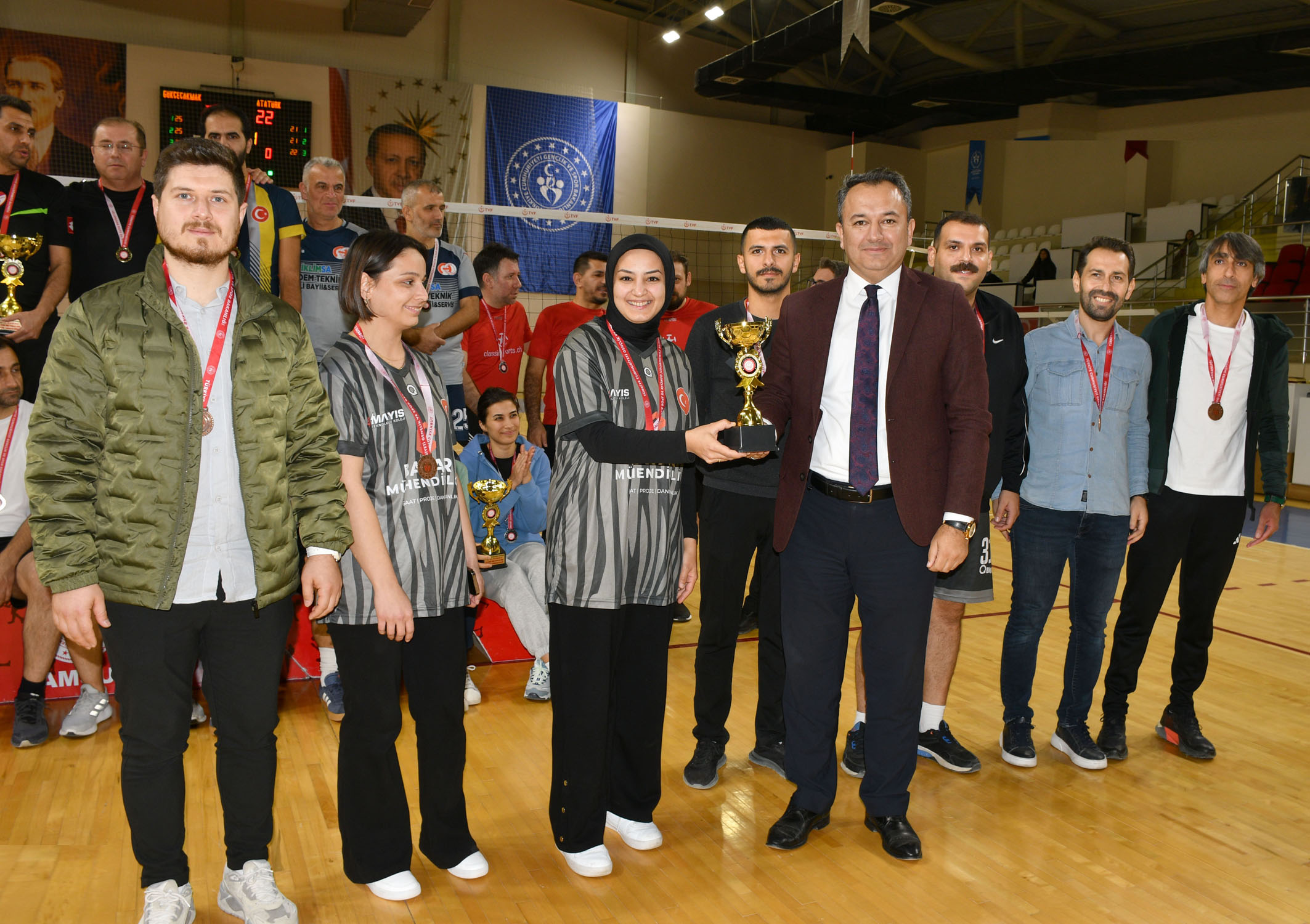 Çarşamba’da voleybolda şampiyon Gökçeçakmak oldu