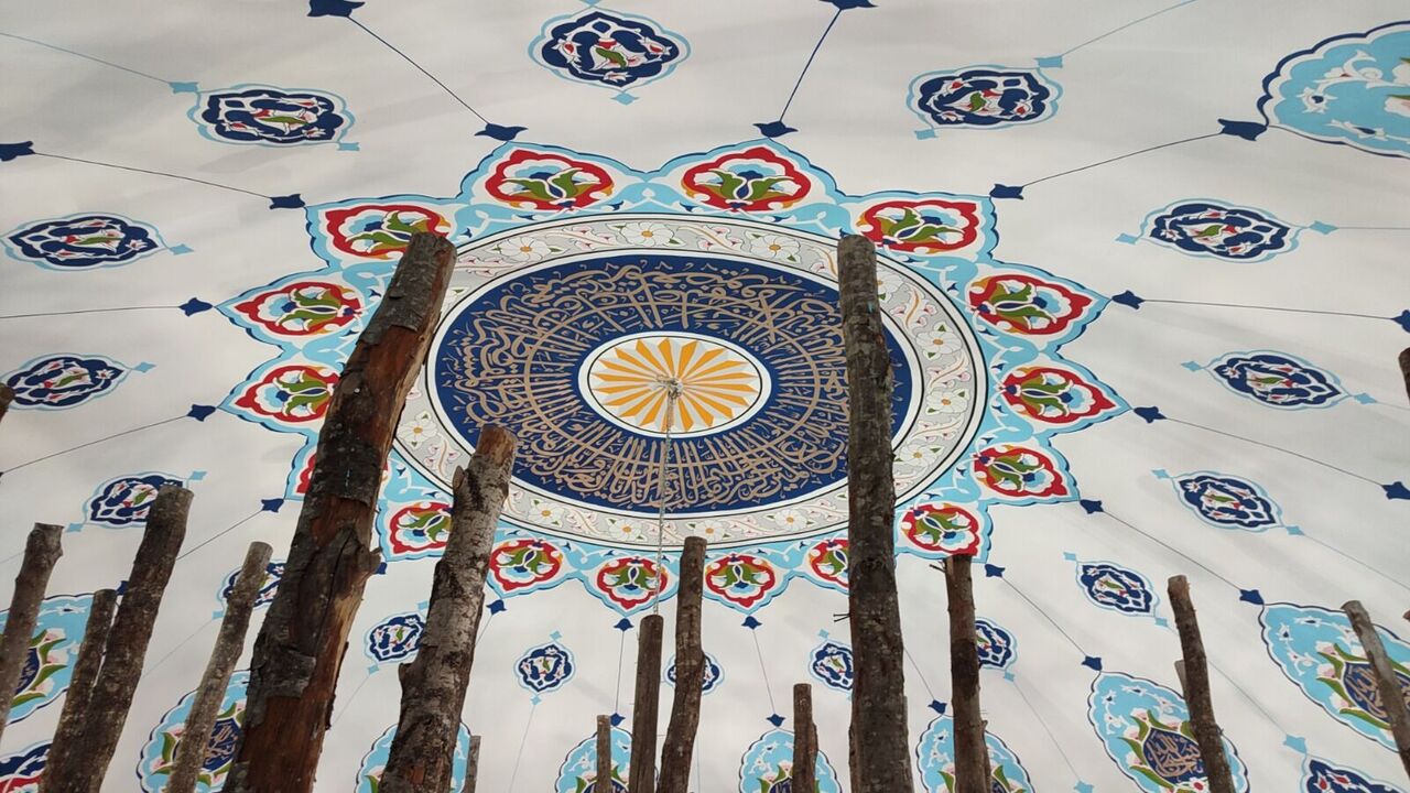 Samsun'da kadın nakkaşlar camilerin duvarlarını süslüyor