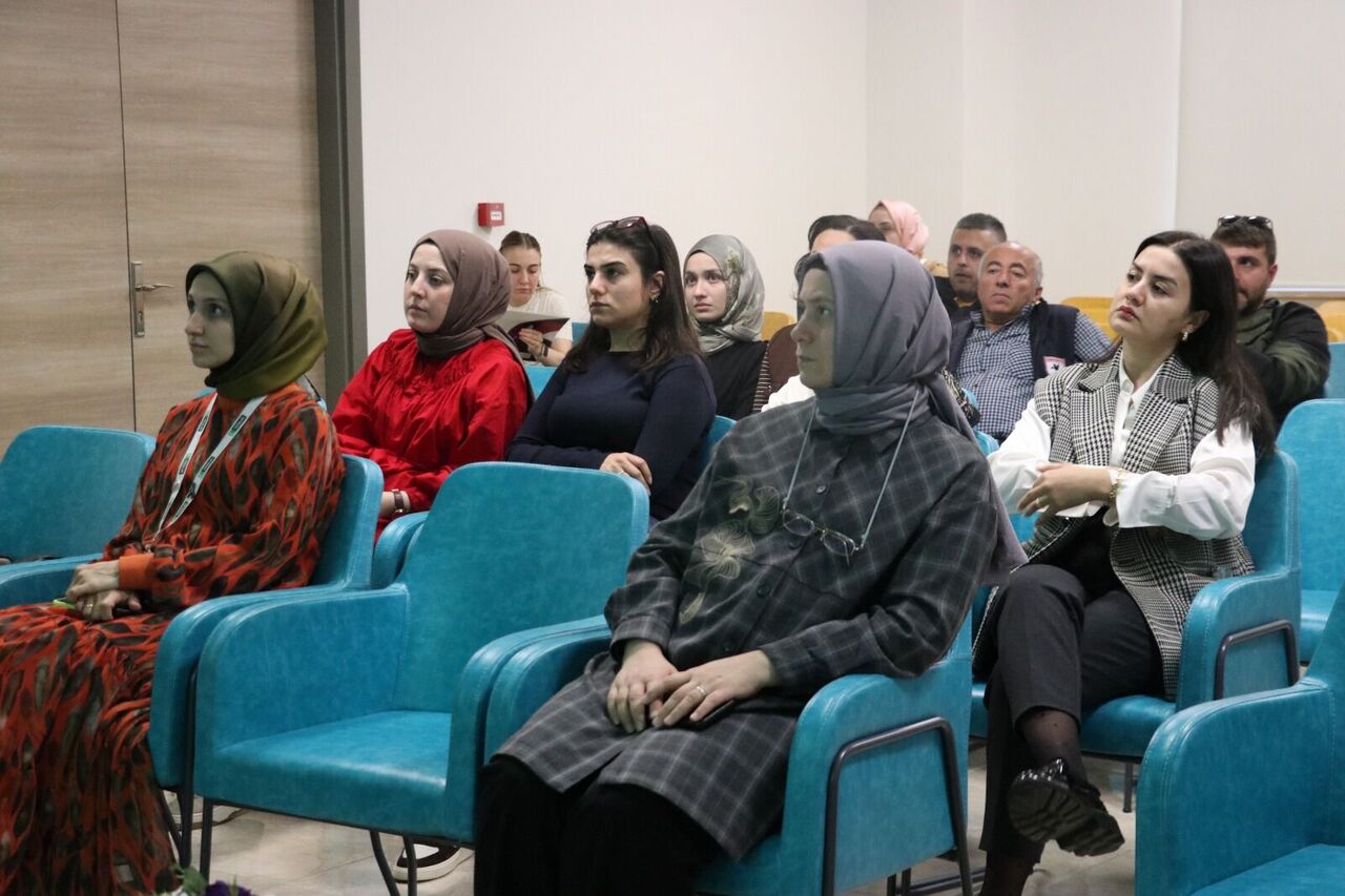 Samsun'da kütüphane çalışanlarına tütün bağımlılığı eğitimi