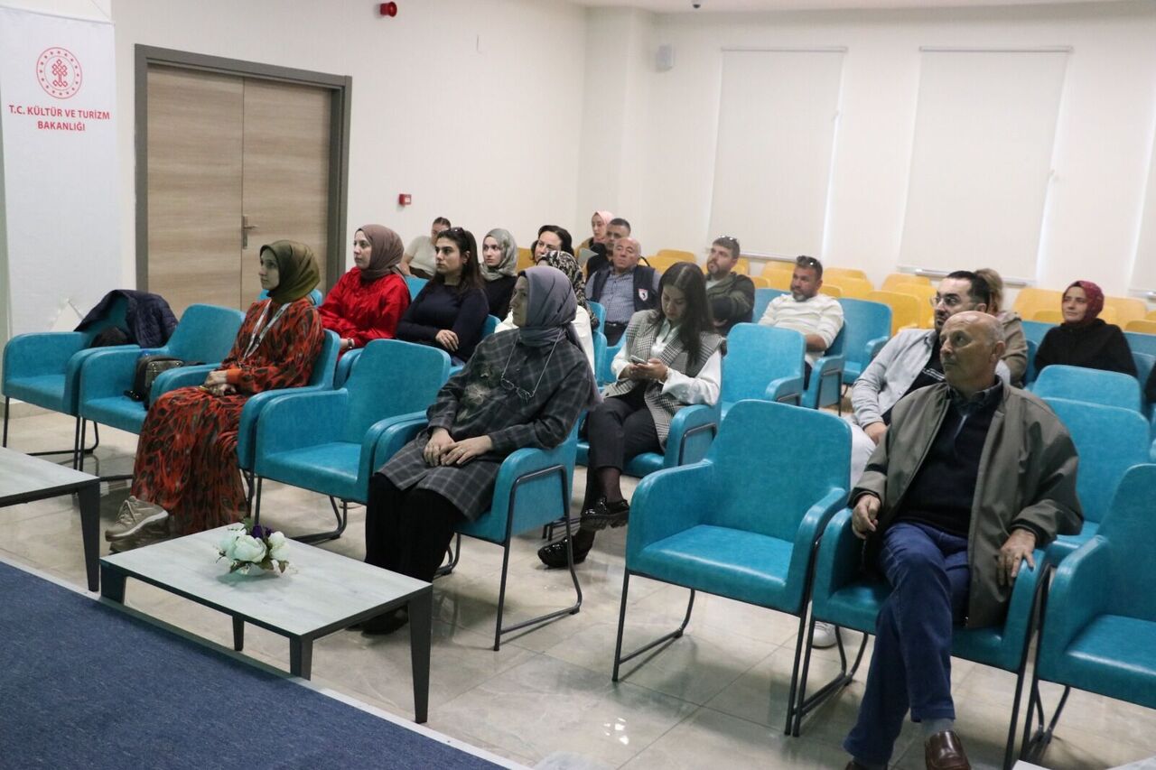 Samsun'da kütüphane çalışanlarına tütün bağımlılığı eğitimi