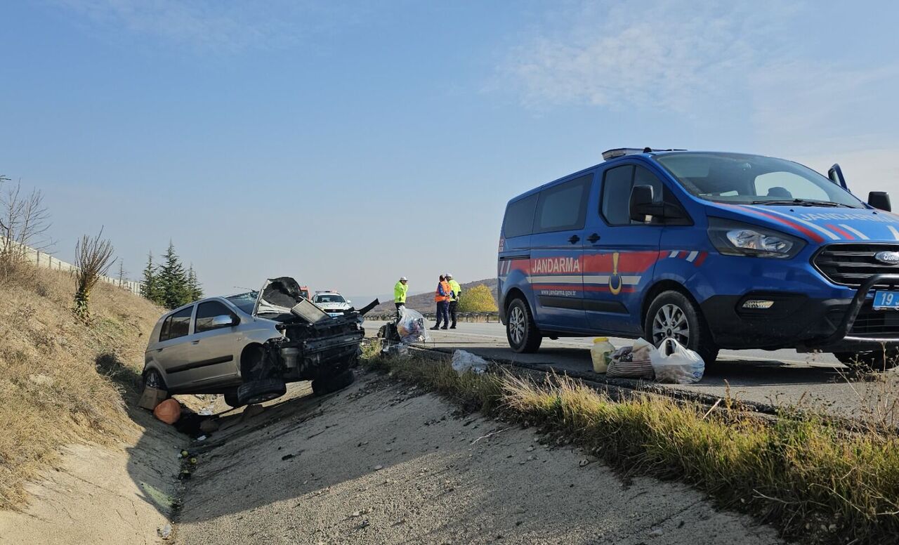 Samsun yolunda feci kaza! Araçta sıkıştı