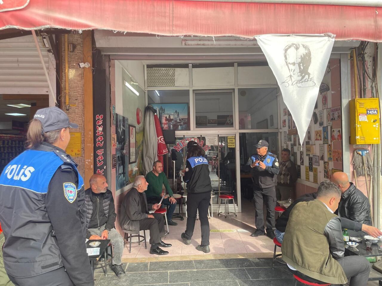 Tekkeköy’de esnaf ve vatandaşlara güvenlik bilgilendirmesi