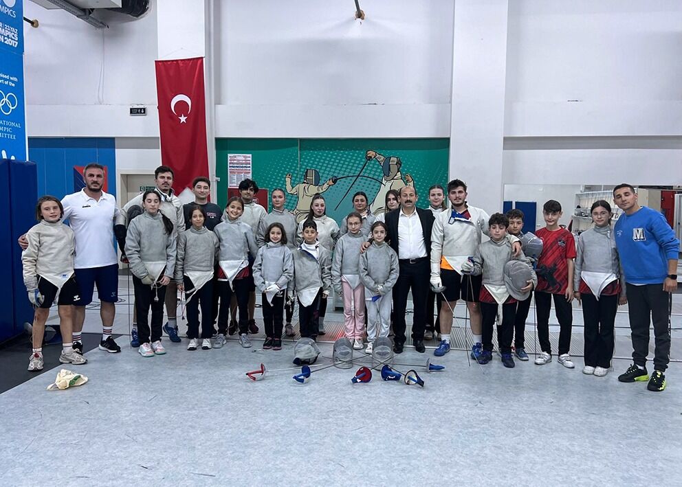Samsun'da müdür Feyzullah Dereci sporcularla buluştu