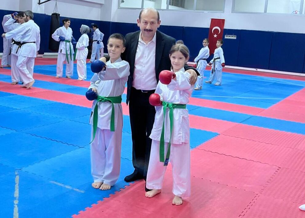 Samsun'da müdür Feyzullah Dereci sporcularla buluştu