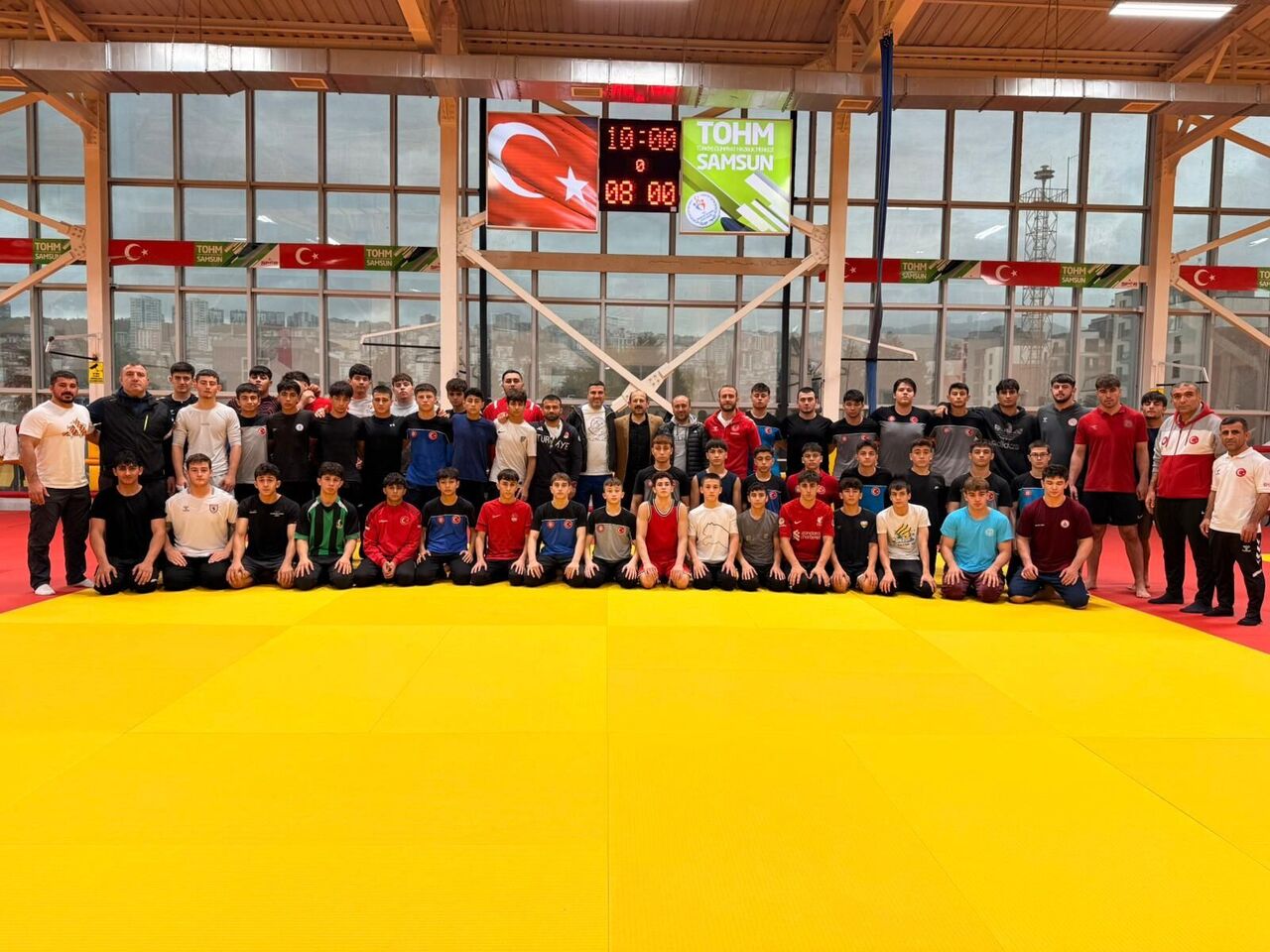 Samsun'da Müdür Feyzullah Dereci millilerle buluştu