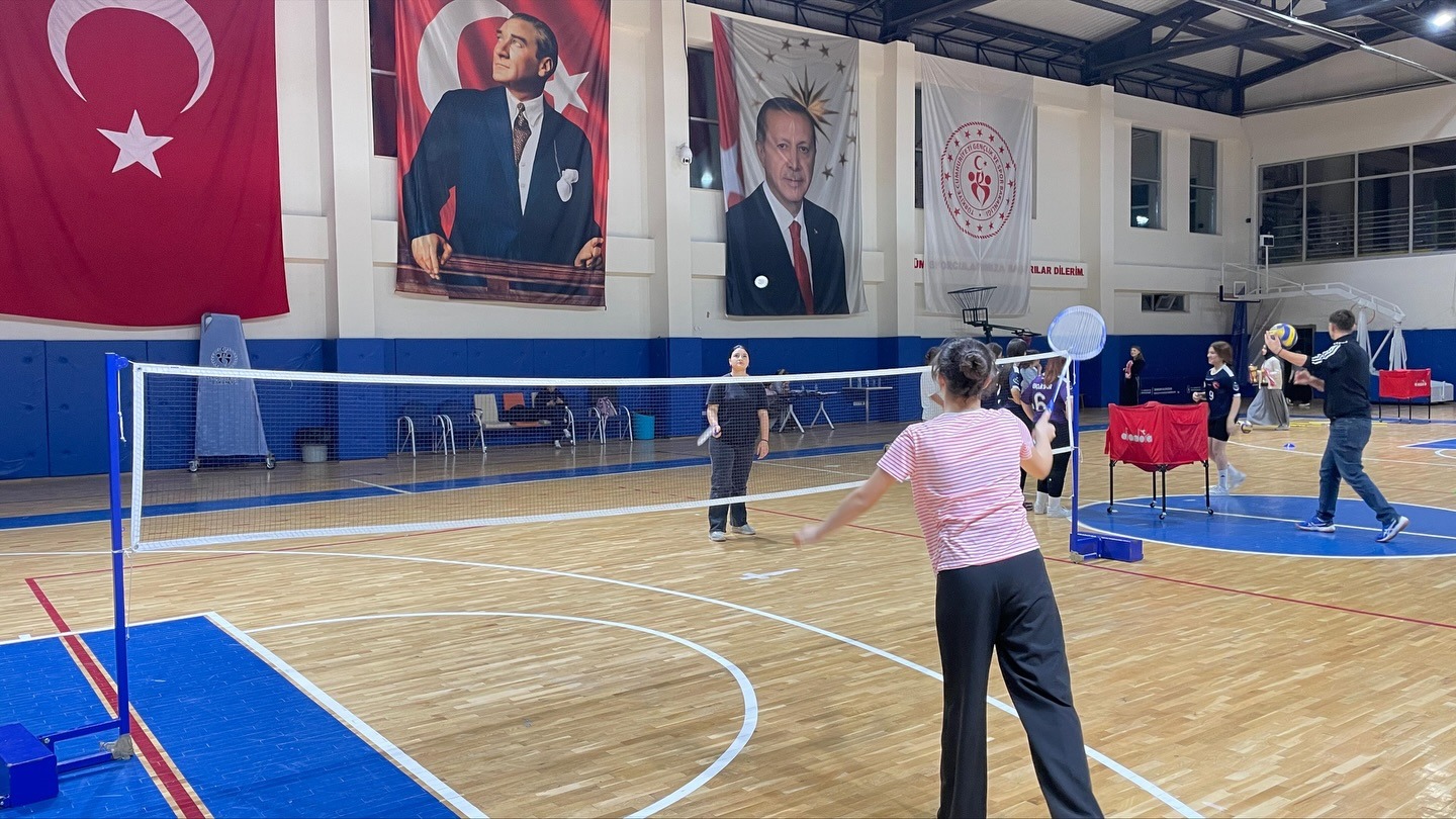 Salıpazarı'nda Öğretmenler Günü turnuvasında büyük heyecan