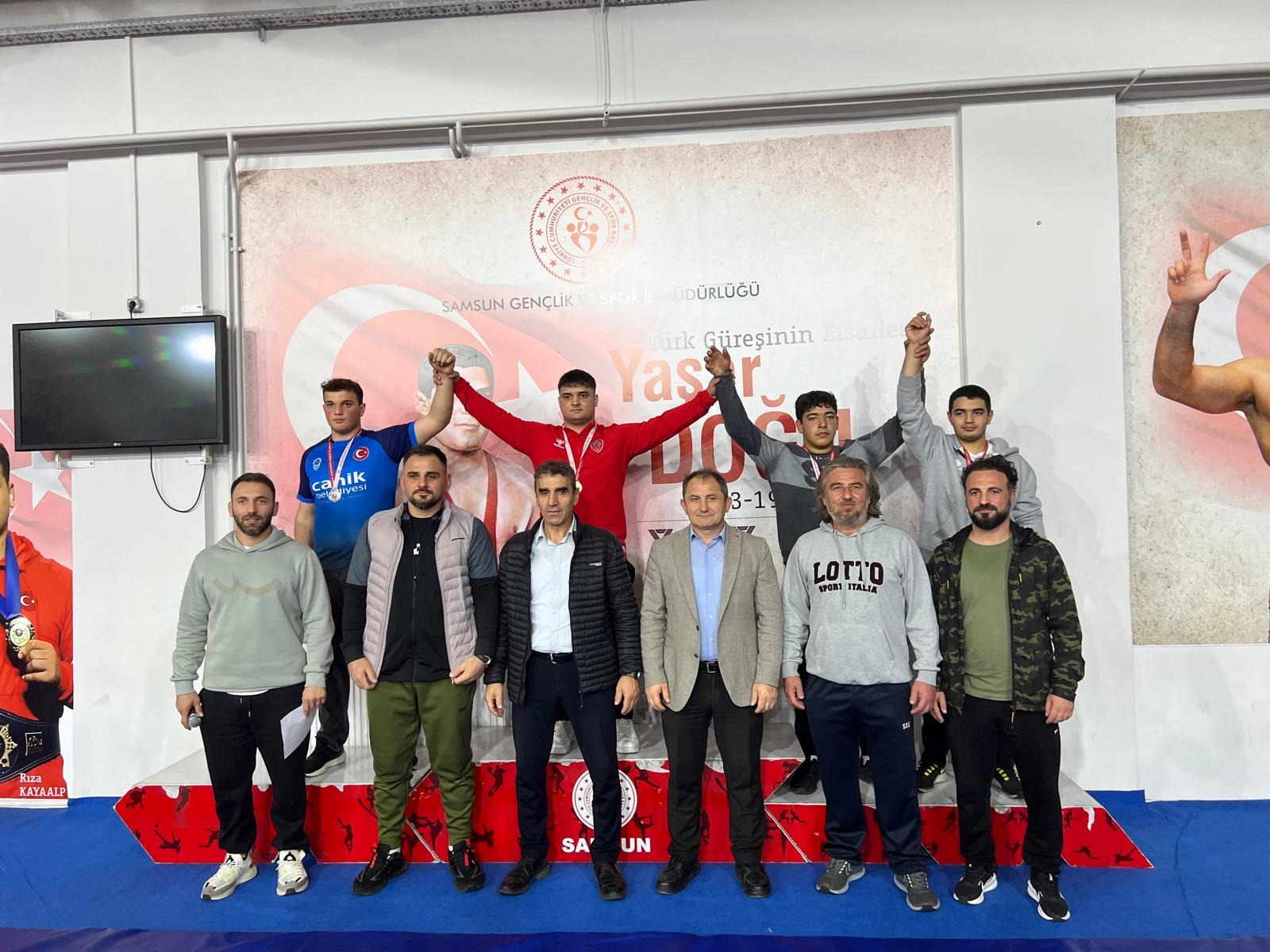 Samsun'da okul sporlarında güreş fırtınası