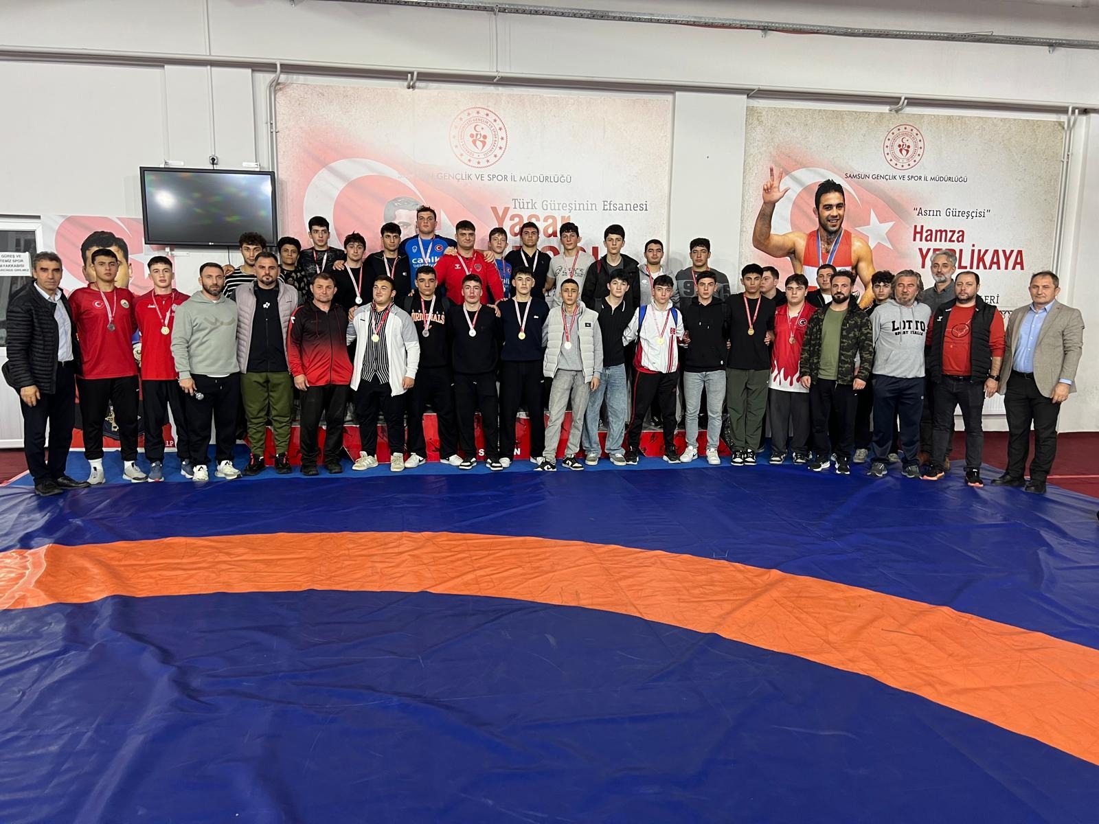 Samsun'da okul sporlarında güreş fırtınası