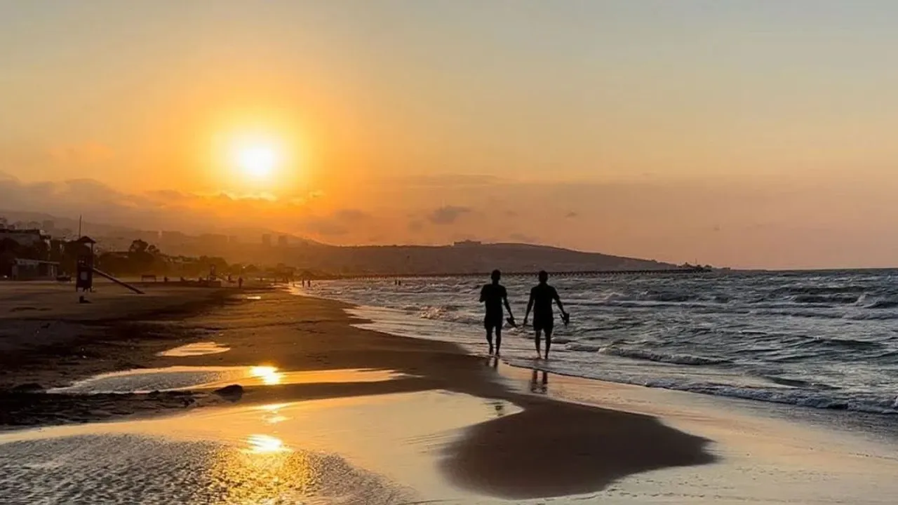 Atakum Sahili’nde Gün Batımında Yürüyüş Keyfi