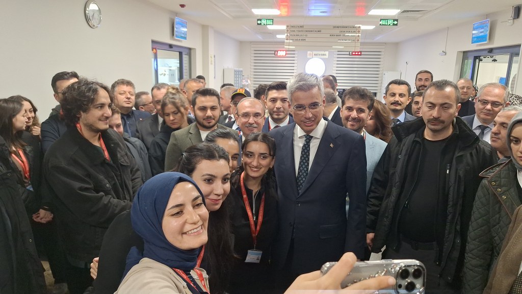 A A 20251205 39902641 39902640 S A G L I K B A K A N I M E M I S O G L U B A F R A A G I Z V E D I S S A G L I G I H A S T A N E S I N I Z I Y A R E T E T T I 1024X576