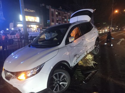 Samsun'da üç aracın karıştığı kaza! 2 yaralı