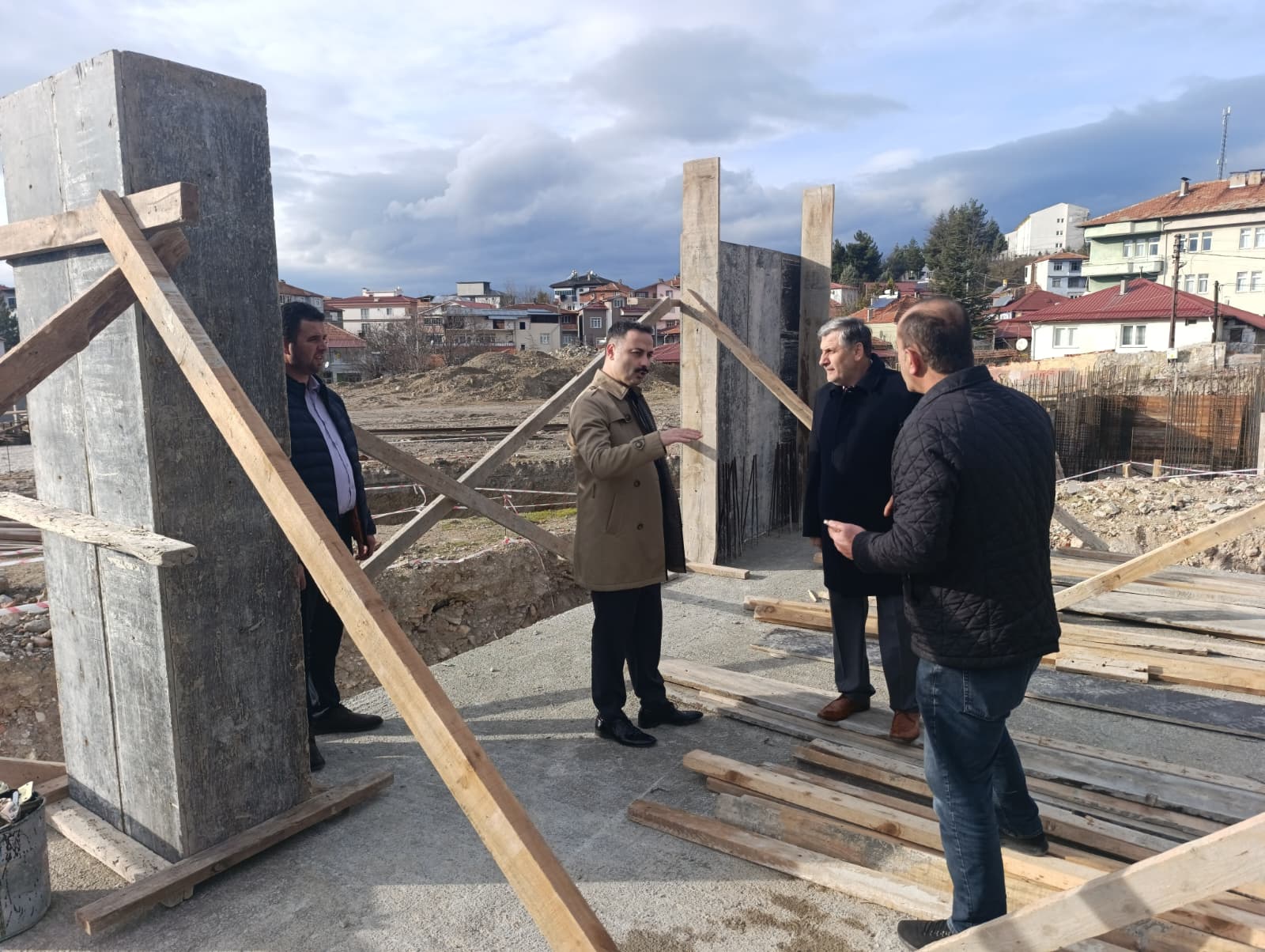 A A 20251209 39931207 39931203 H A V Z A K A Y M A K A M I A Y V A T K U R A N K U R S U V E M U F T U L U K B I N A S I I N S A A T L A R I N I I N C E L E D I