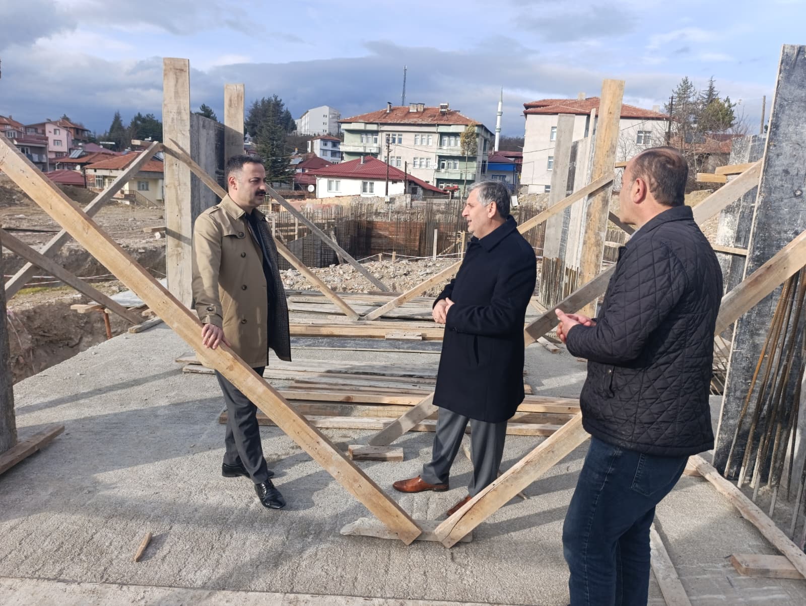 A A 20251209 39931207 39931205 H A V Z A K A Y M A K A M I A Y V A T K U R A N K U R S U V E M U F T U L U K B I N A S I I N S A A T L A R I N I I N C E L E D I