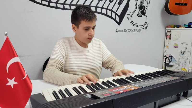 Samsun'da otizmli Tarık Arda'nın müzikle değişen hayatı