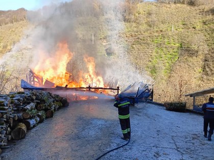 Samsun Salıpazarı'nda evi küle çeviren yangın!