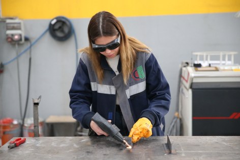 Sanayide kadın eli: Samsun’da kaynakçılar yetişiyor