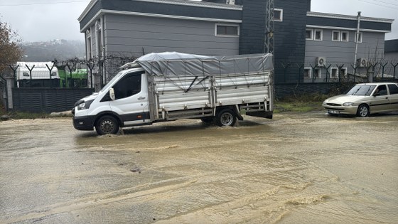 Samsun'da sağanak: Sulama kanalı taştı 