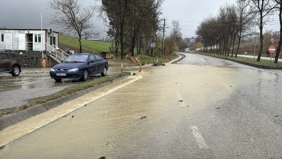 Samsun'da sağanak: Sulama kanalı taştı 