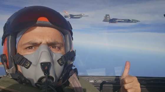 A W589736 18 560X315