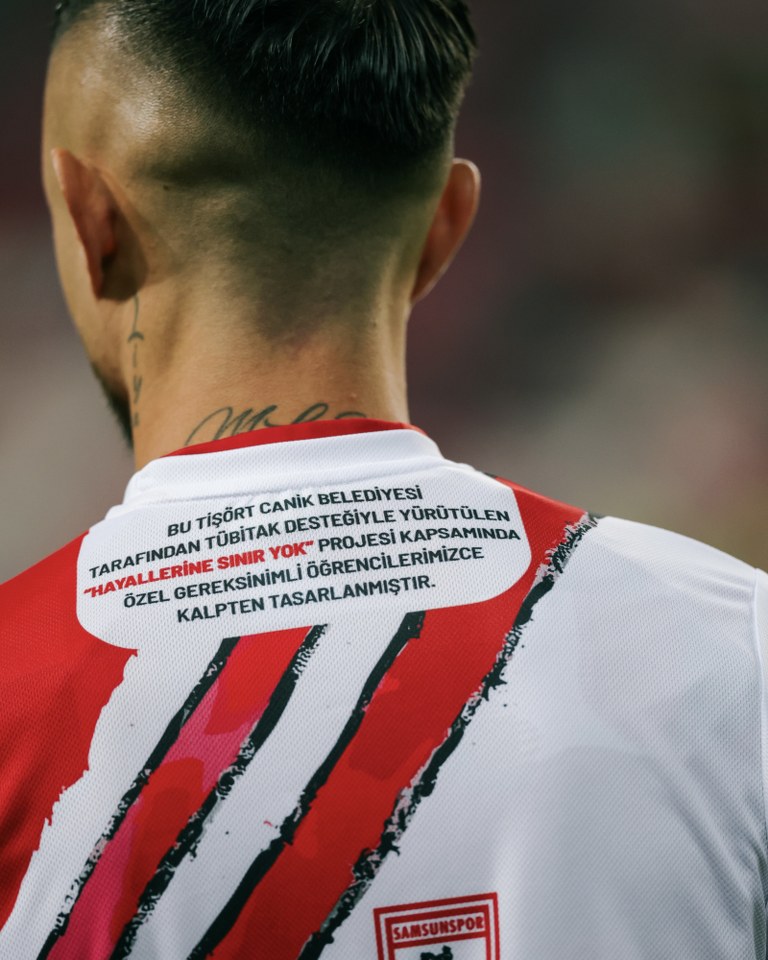 A W590952 01 768X960