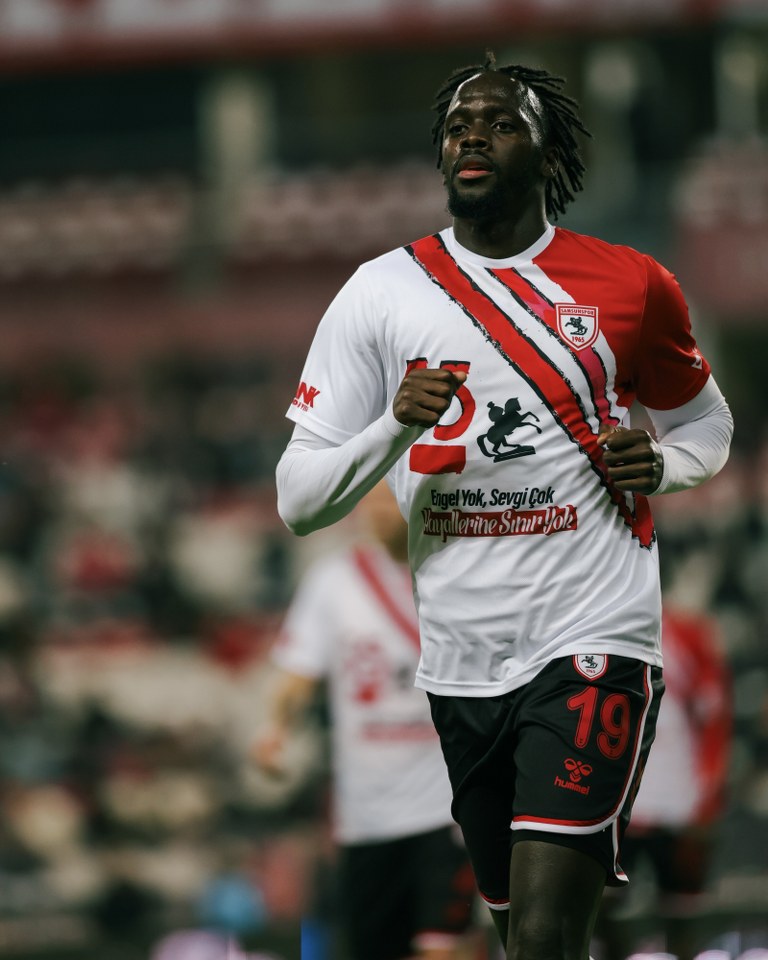 A W590952 04 768X960